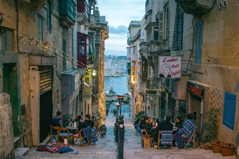 cafe society valletta.